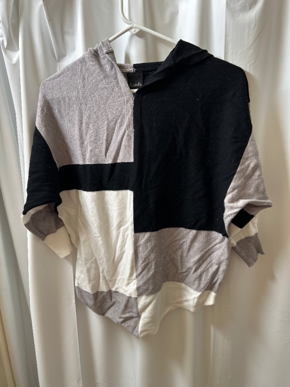 Aaeda Colorblock Hooded Sweater